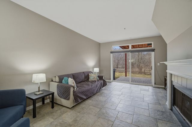 286 Prairie View Lane, Wheeling, IL 60090