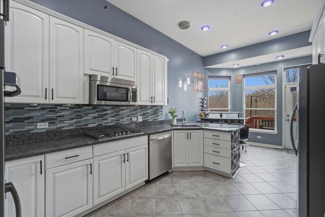 286 Prairie View Lane, Wheeling, IL 60090