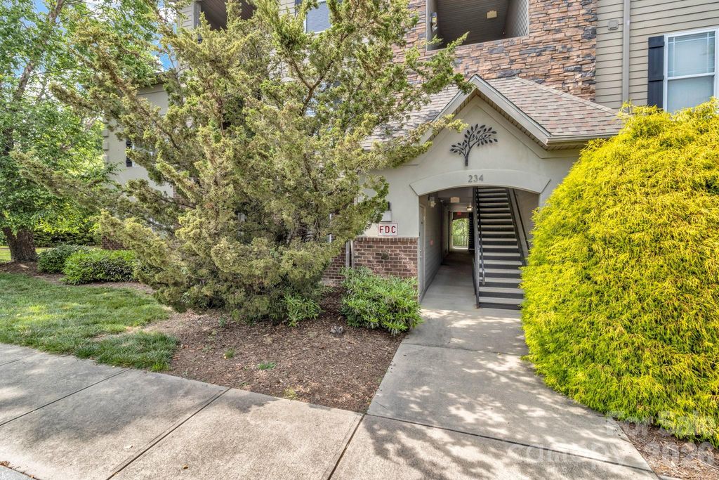 234 Brickton Village Circle, Fletcher, NC 28732