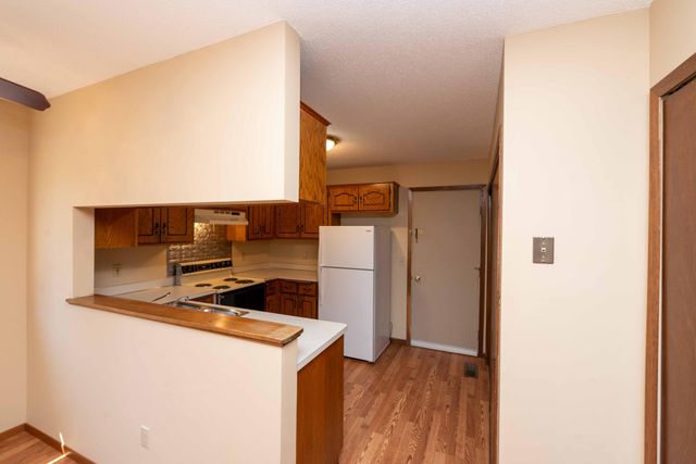 7552 15th Street Lane N, Oakdale, MN 55128