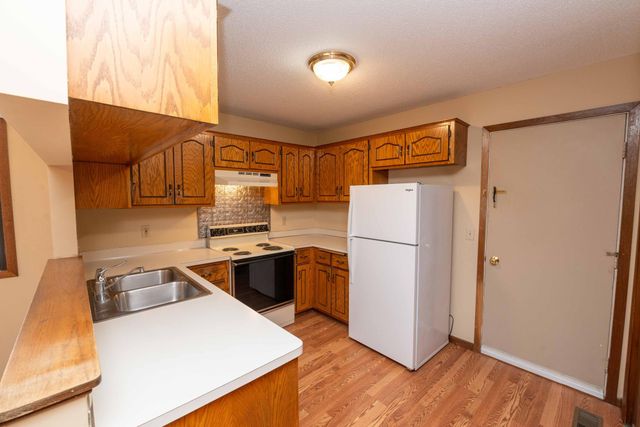 7552 15th Street Lane N, Oakdale, MN 55128