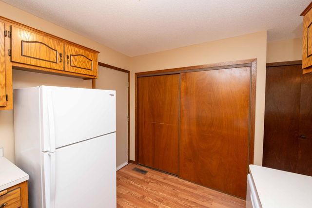 7552 15th Street Lane N, Oakdale, MN 55128