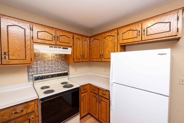 7552 15th Street Lane N, Oakdale, MN 55128