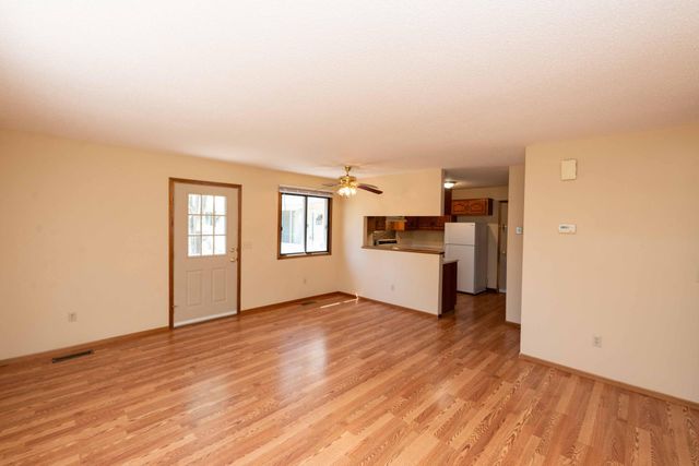 7552 15th Street Lane N, Oakdale, MN 55128