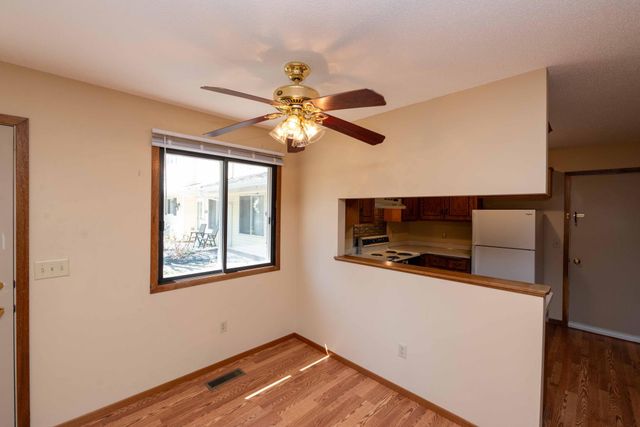 7552 15th Street Lane N, Oakdale, MN 55128