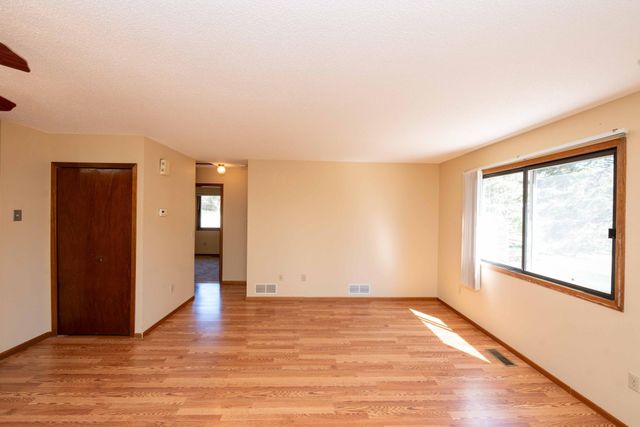 7552 15th Street Lane N, Oakdale, MN 55128