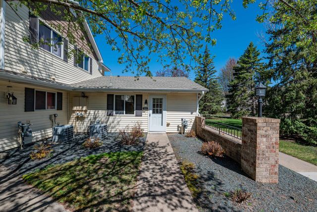 7552 15th Street Lane N, Oakdale, MN 55128