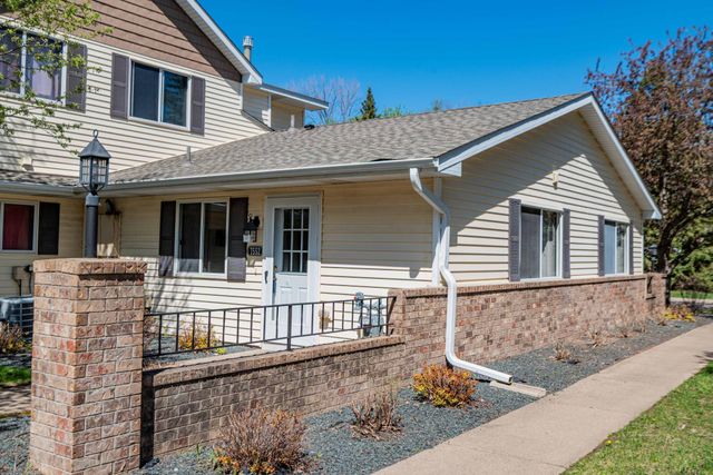 7552 15th Street Lane N, Oakdale, MN 55128