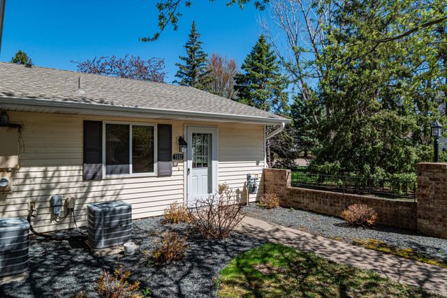 7552 15th Street Lane N, Oakdale, MN 55128