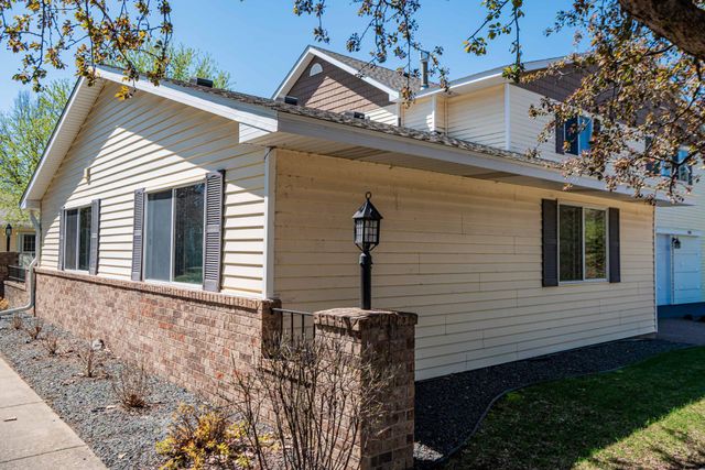 7552 15th Street Lane N, Oakdale, MN 55128