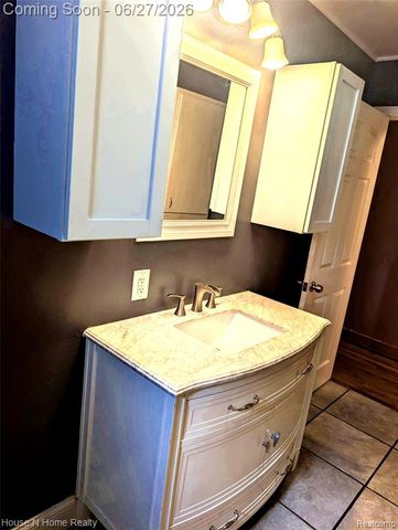 3998 Capitol Avenue, Warren, MI 48091