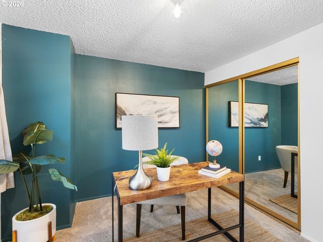 38 CERVANTES Cir, Lake Oswego, OR 97035