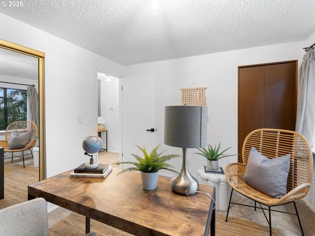 38 CERVANTES Cir, Lake Oswego, OR 97035