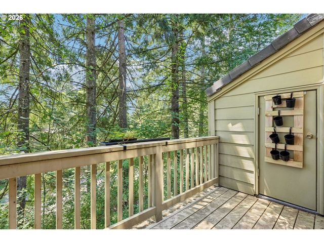 38 CERVANTES Cir, Lake Oswego, OR 97035