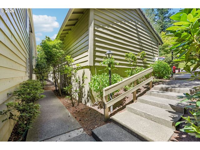 38 CERVANTES Cir, Lake Oswego, OR 97035