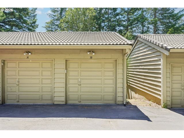 38 CERVANTES Cir, Lake Oswego, OR 97035