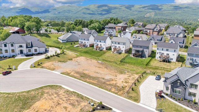 2471 Om LN, Salem, VA 24153