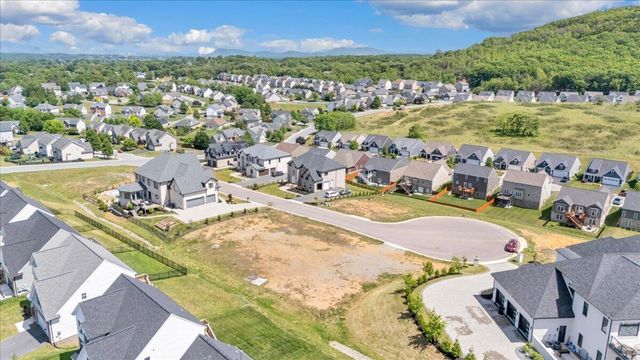 2471 Om LN, Salem, VA 24153