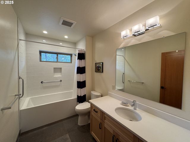 73 LONG Rd, Wahkiacus, WA 98670