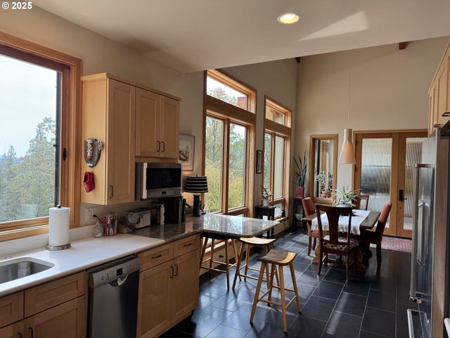 73 LONG Rd, Wahkiacus, WA 98670