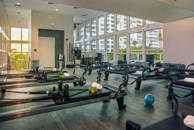 100 S Pointe Dr 1807, Miami Beach, FL 33139