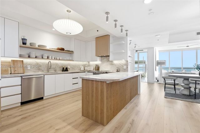 100 S Pointe Dr 1807, Miami Beach, FL 33139