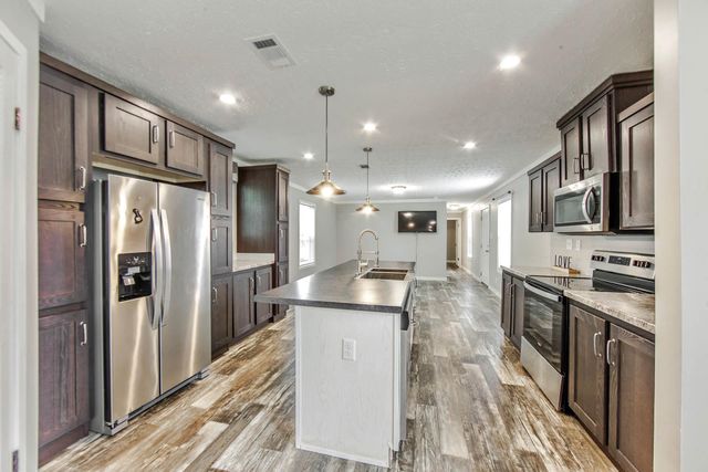 108 Eauclair Drive, Thibodaux, LA 70301
