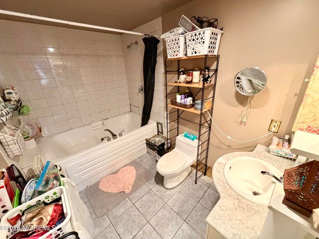 73 Laurence Parkway, Laurence Harbor, NJ 08879