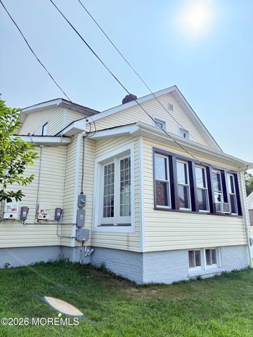 73 Laurence Parkway, Laurence Harbor, NJ 08879