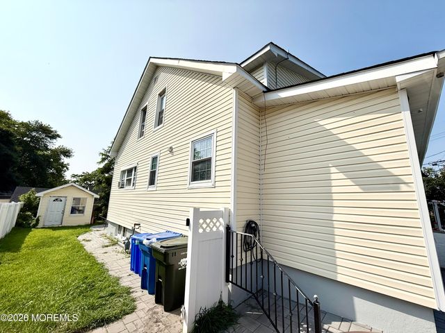 73 Laurence Parkway, Laurence Harbor, NJ 08879