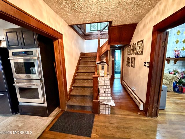 73 Laurence Parkway, Laurence Harbor, NJ 08879