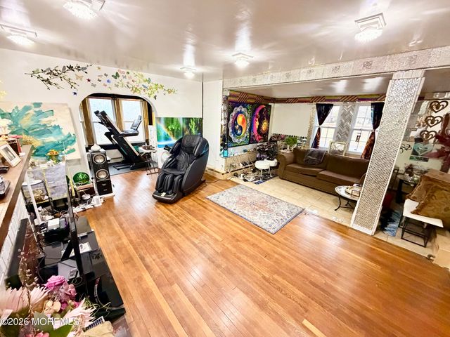 73 Laurence Parkway, Laurence Harbor, NJ 08879