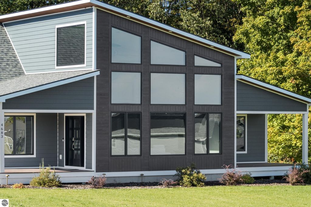 Image 5 of property listing at 4683 E Water View Drive, Lake Leelanau, MI 49653