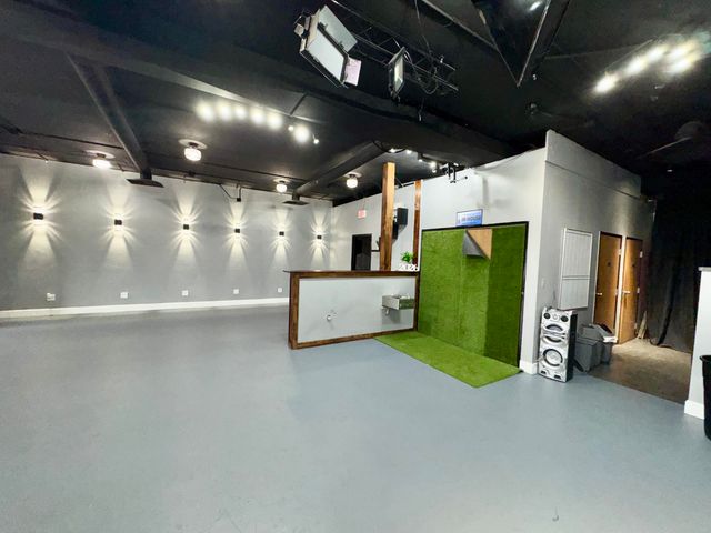 21720 15 MILE RD Road, Clinton Twp, MI 48035