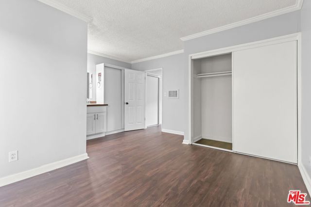 5555 Carlton Way 12, Los Angeles, CA 90028