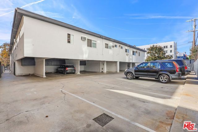 5555 Carlton Way 12, Los Angeles, CA 90028