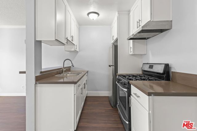 5555 Carlton Way 12, Los Angeles, CA 90028