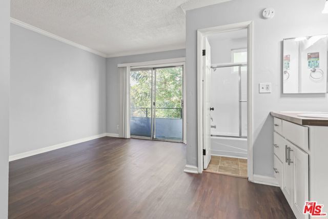 5555 Carlton Way 12, Los Angeles, CA 90028