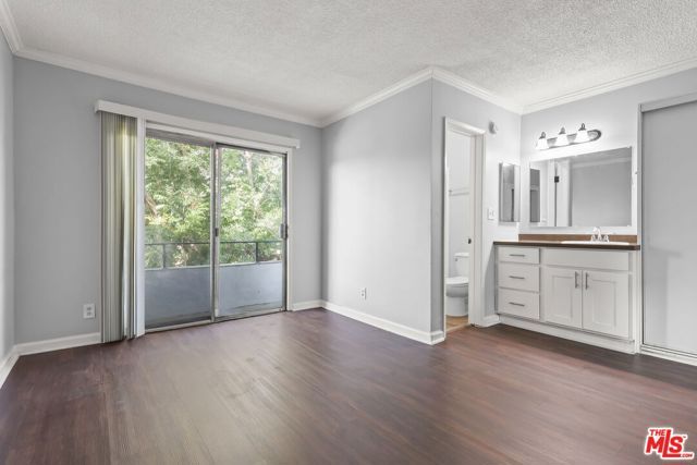 5555 Carlton Way 12, Los Angeles, CA 90028