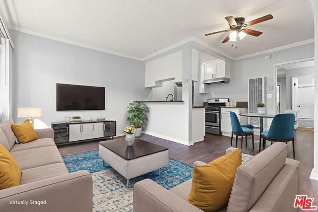 5555 Carlton Way 12, Los Angeles, CA 90028