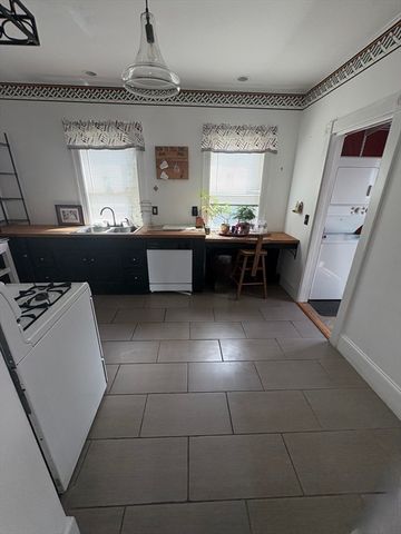 110 South St, New Bedford, MA 02740