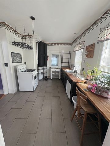 110 South St, New Bedford, MA 02740