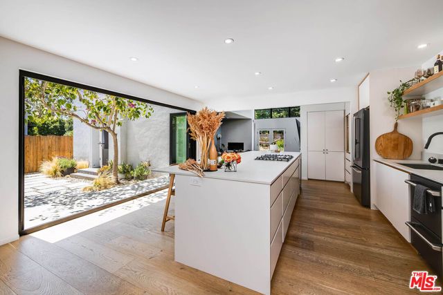 12507 Westminster Avenue, Los Angeles, CA 90066