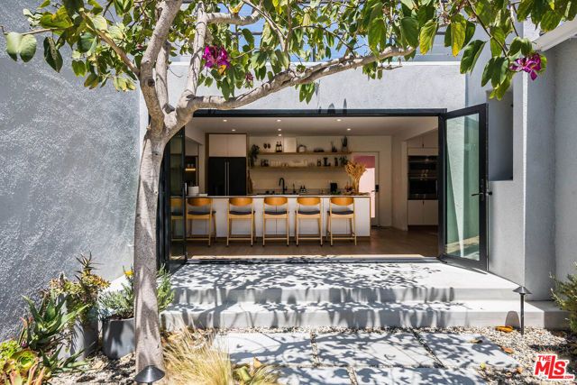 12507 Westminster Avenue, Los Angeles, CA 90066