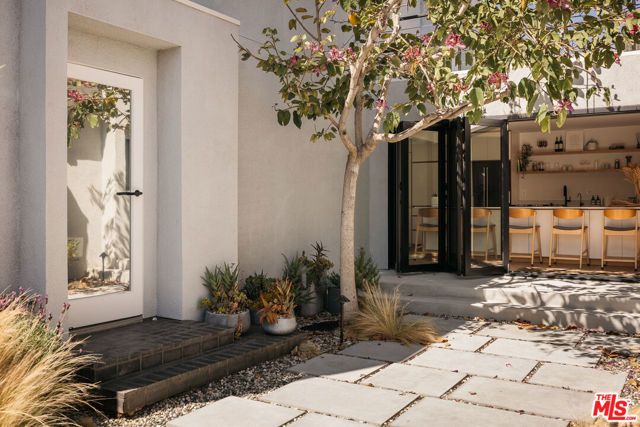 12507 Westminster Avenue, Los Angeles, CA 90066