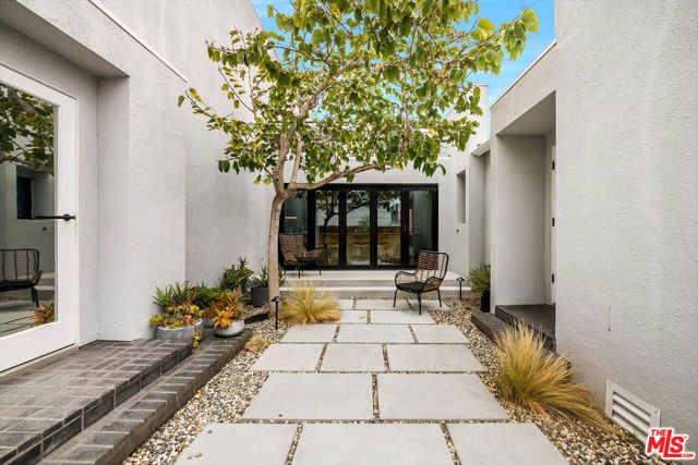 12507 Westminster Avenue, Los Angeles, CA 90066