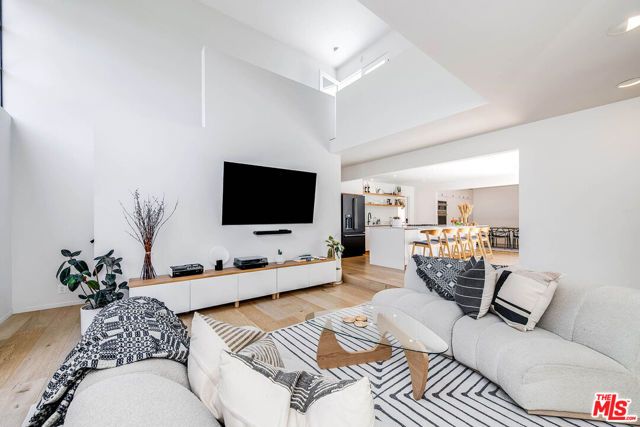 12507 Westminster Avenue, Los Angeles, CA 90066