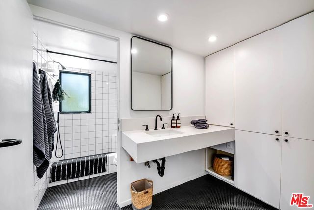 12507 Westminster Avenue, Los Angeles, CA 90066
