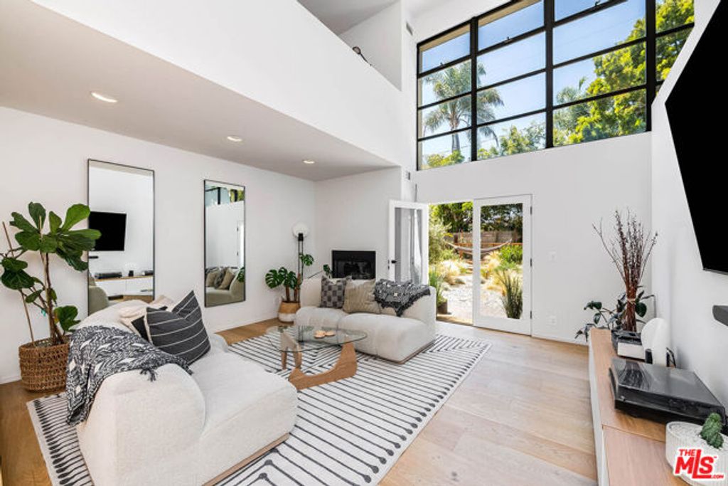 12507 Westminster Avenue, Los Angeles, CA 90066