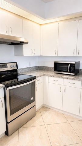 901 SW 141st Avenue 111M, Pembroke Pines, FL 33027